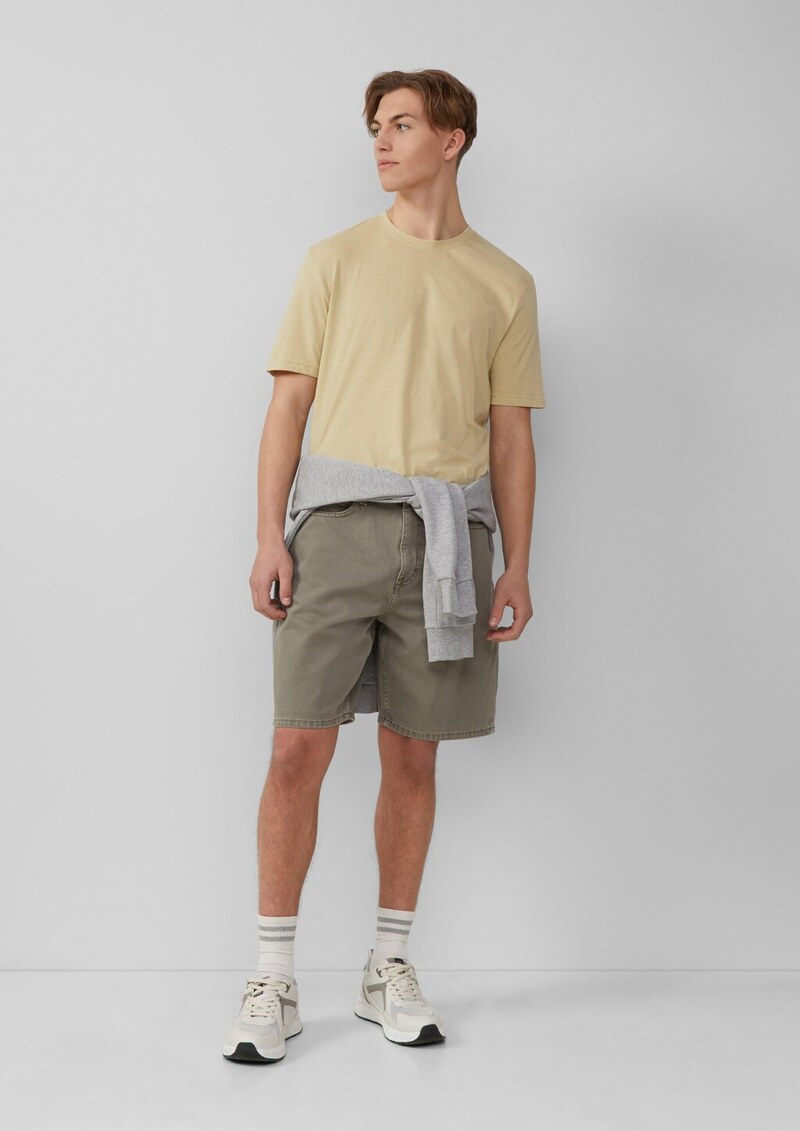 Meliertes T-Shirt mit Layering-Detail am Kragen