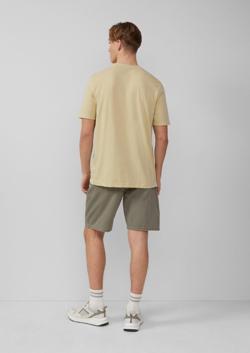 Meliertes T-Shirt mit Layering-Detail am Kragen