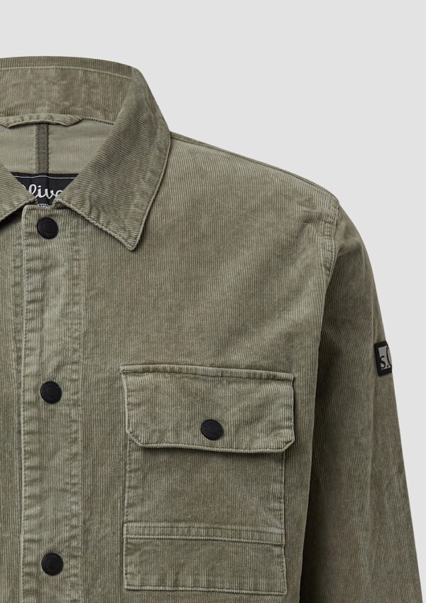 Gewaschenes Overshirt aus Cord mit Brusttaschen