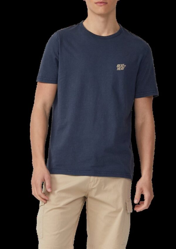 Gewaschenes T-Shirt mit Front- und Rückenprint