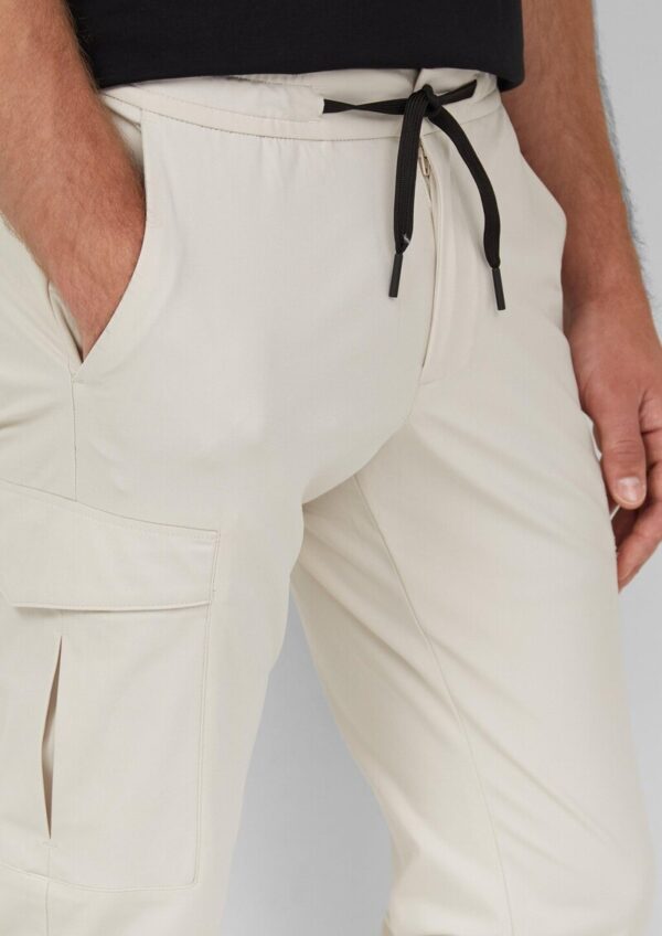 Sportive Jogpants mit Cargo-Taschen aus elastischem Jersey