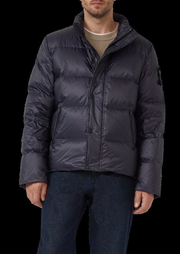 Wattierte Jacke mit Stehkragen und recycelter Daune