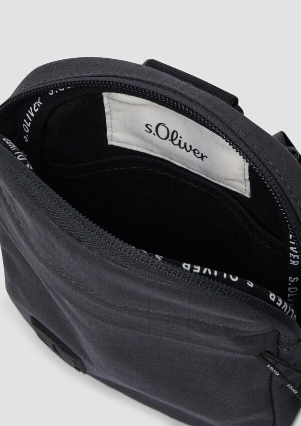 Ripstop Crossbody-Bag mit längenverstellbarem Gurt