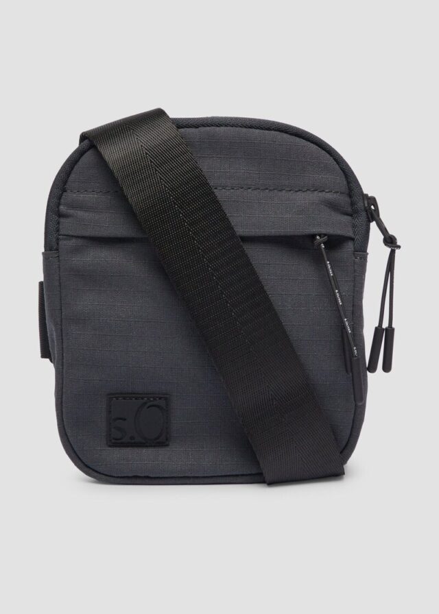 Ripstop Crossbody-Bag mit längenverstellbarem Gurt