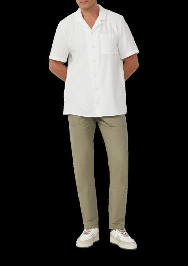 Resort Fit: Strukturiertes Kurzarm-Hemd mit Brusttasche