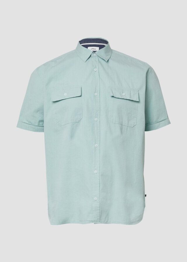 Regular Fit: Kurzarmhemd mit Strukturstreifen und Kentkragen