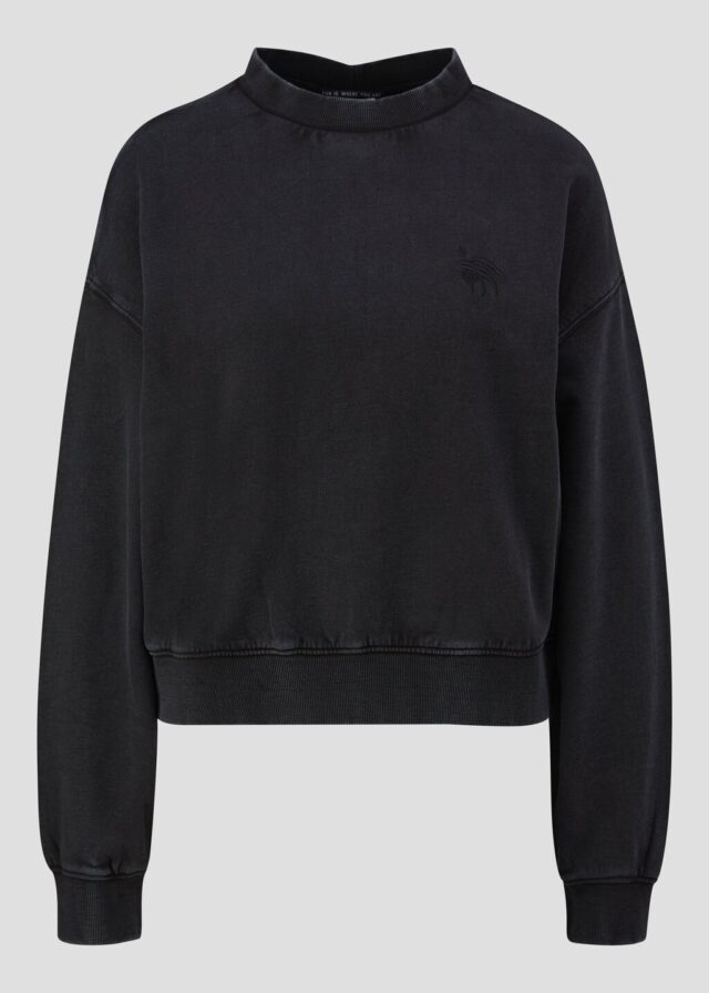 Gewaschenes Sweatshirt mit kleiner Stickerei