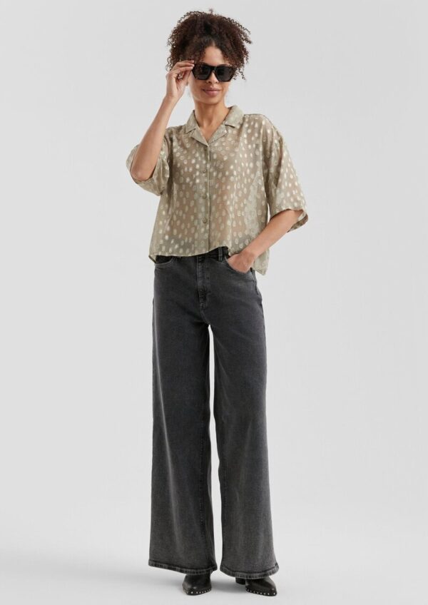 Verkürzte leicht transparente Bluse