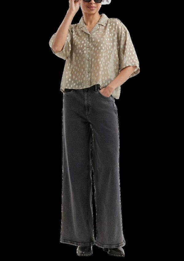 Verkürzte leicht transparente Bluse