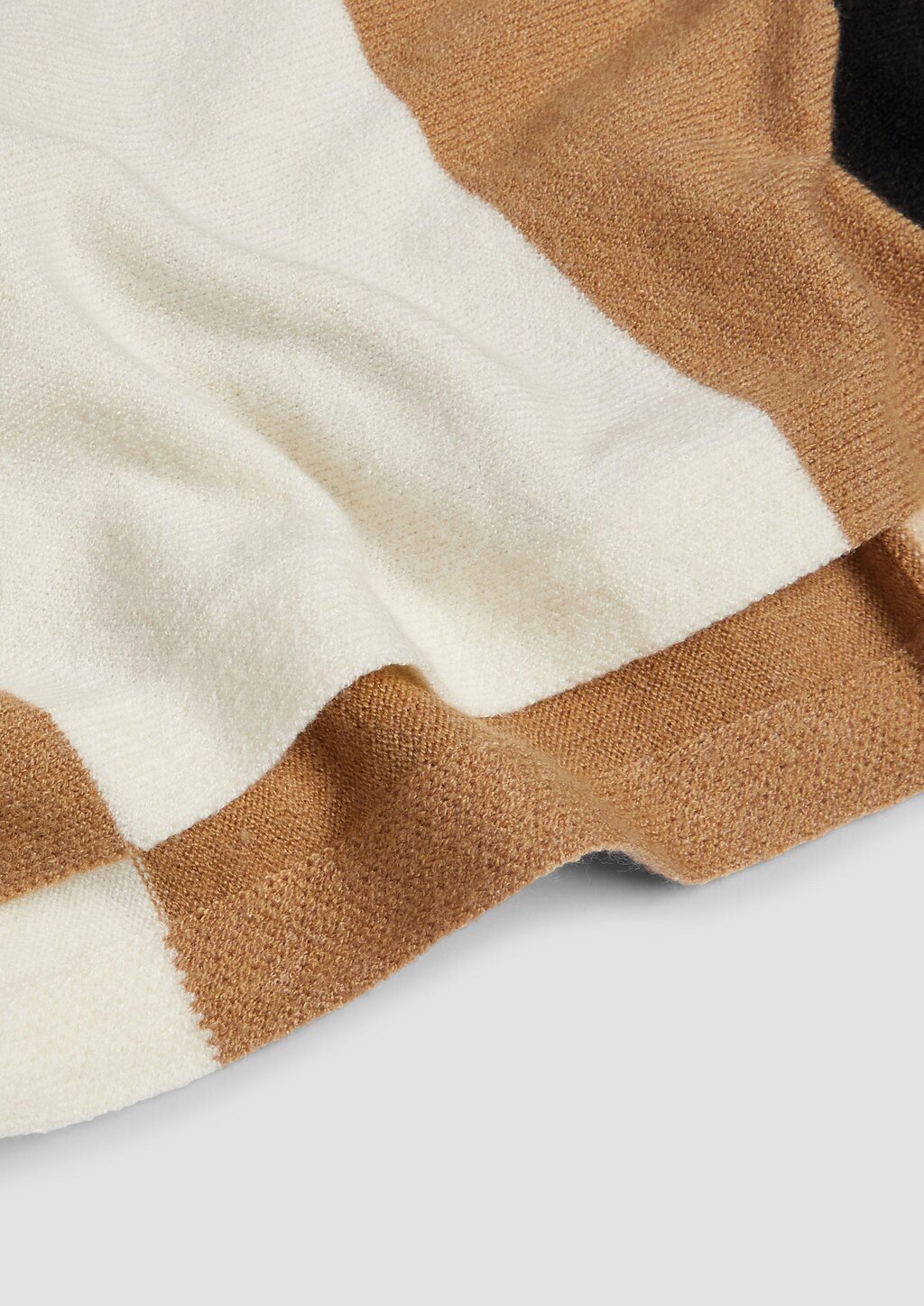 Lässiger Feinstrick-Loopschal mit Streifen und Logo-Ring