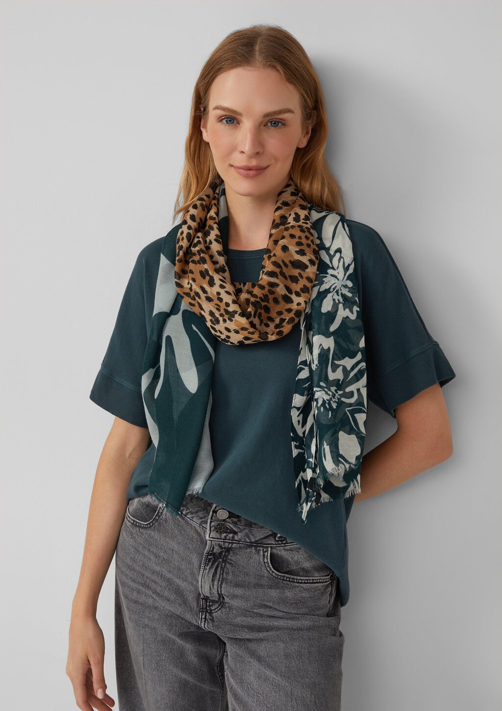 Schal mit Artwork-Print