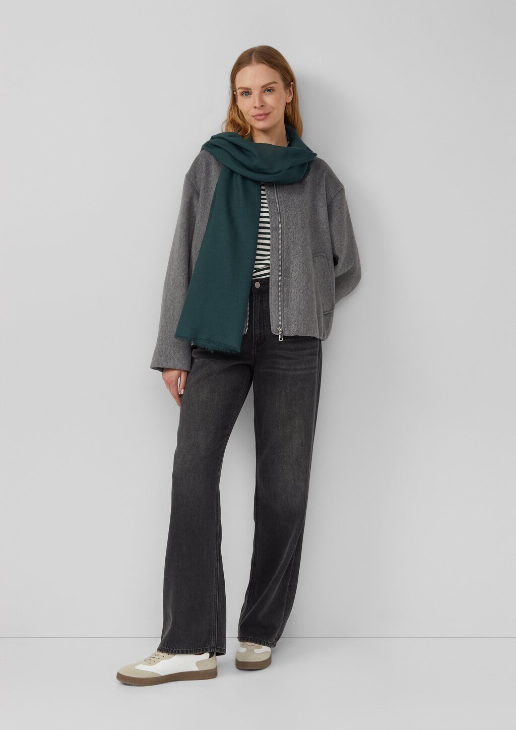 Leichter Schal aus Viskosemix