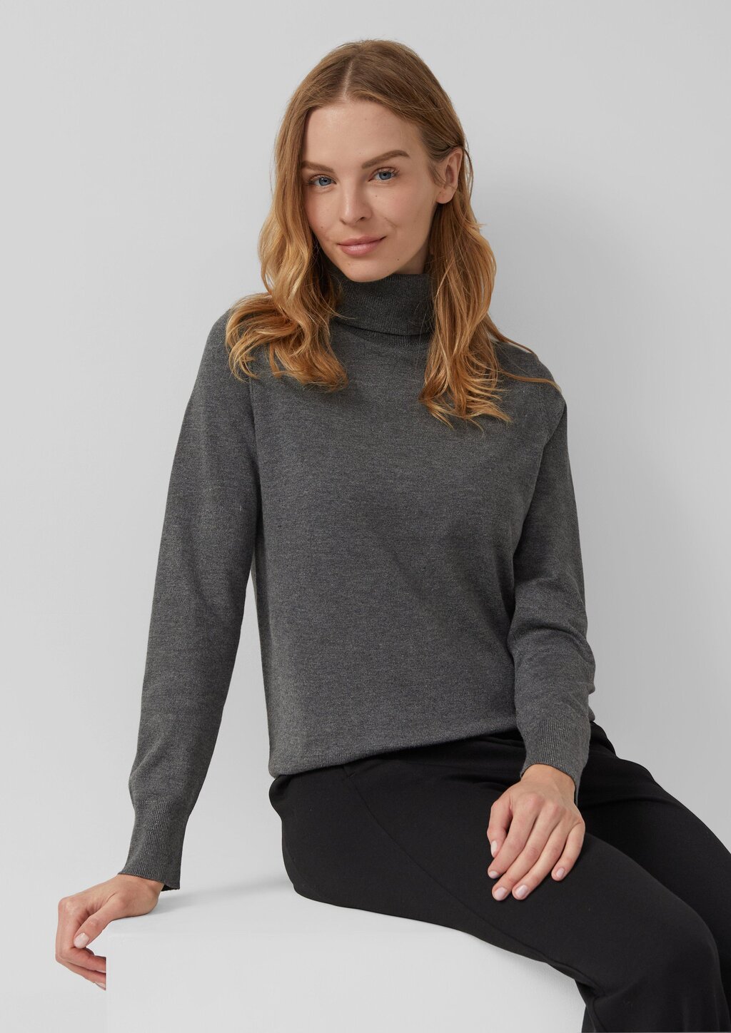 Rollkragenpullover aus Viskosemix