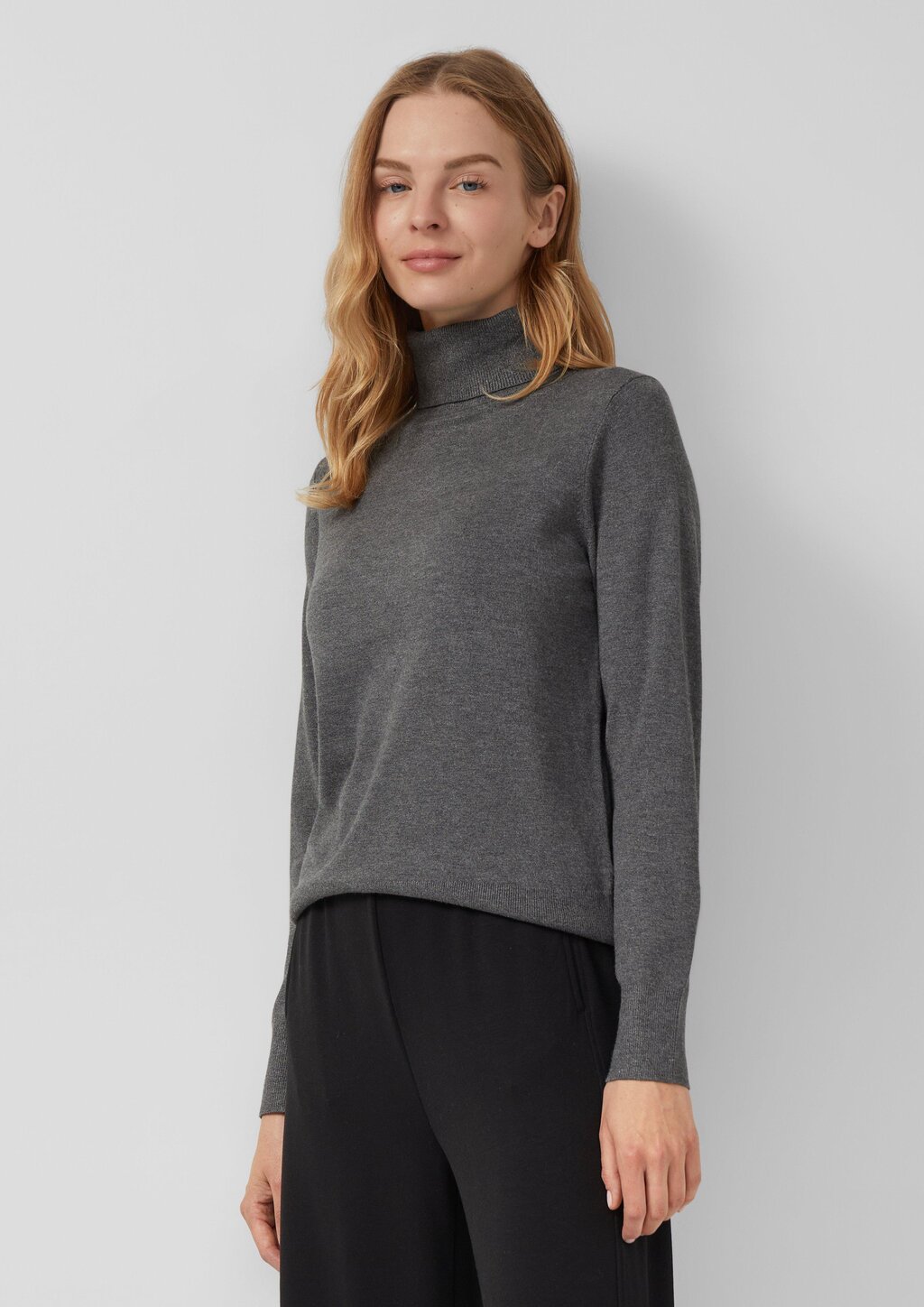 Rollkragenpullover aus Viskosemix