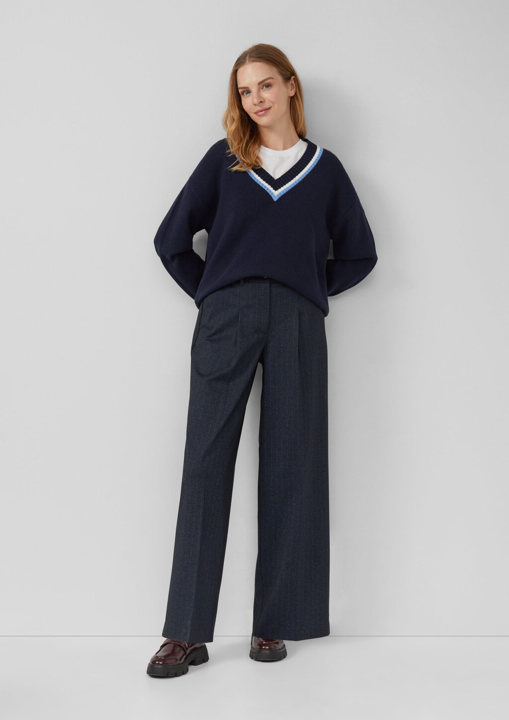 Hose aus Interlockjersey mit Wide Leg und Nadelstreifen