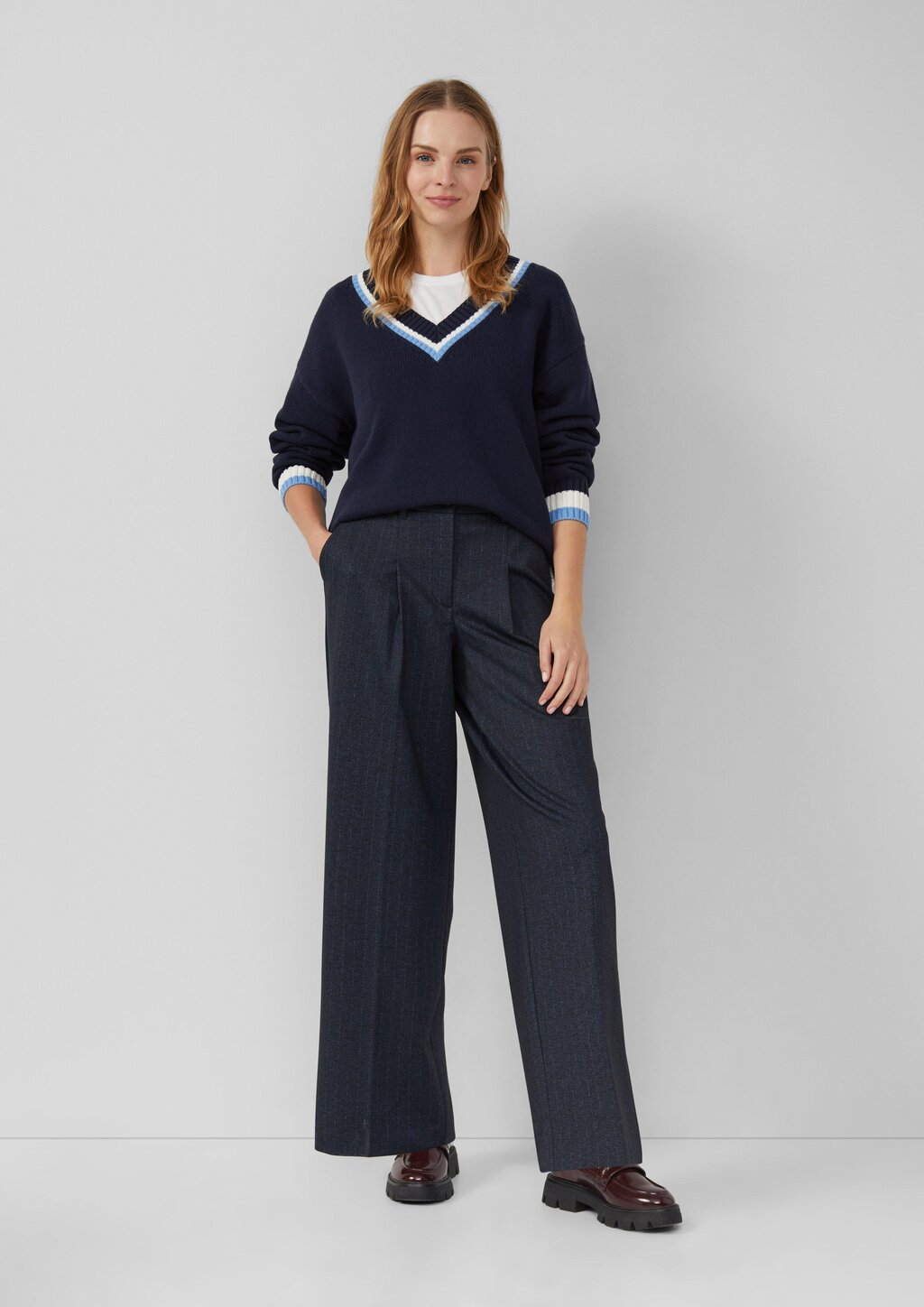 Hose aus Interlockjersey mit Wide Leg und Nadelstreifen