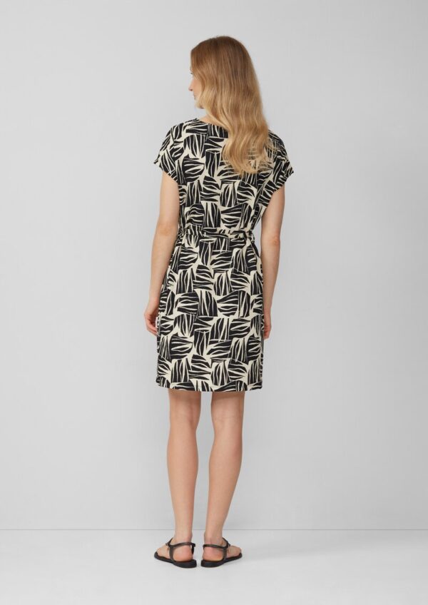 Strukturiertes Jerseykleid im Relaxed Fit mit Bindegürtel