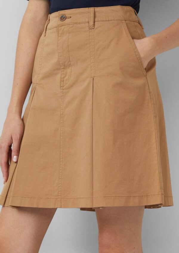 Kurzer Rock mit Faltendetails aus Baumwollstretch
