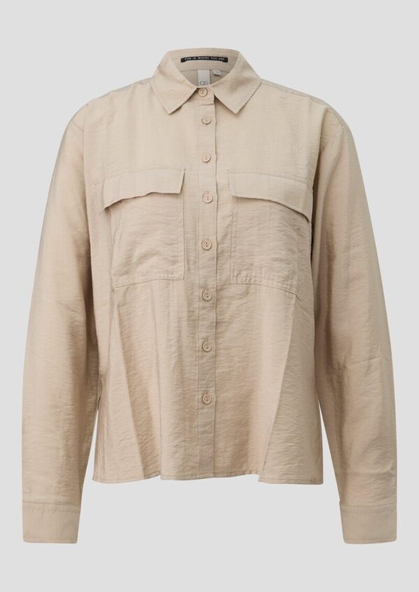 Leicht glänzende Viskosemix-Bluse mit aufgesetzten Taschen