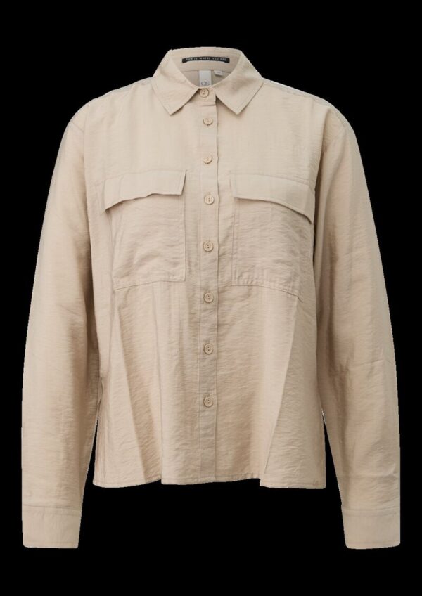 Leicht glänzende Viskosemix-Bluse mit aufgesetzten Taschen