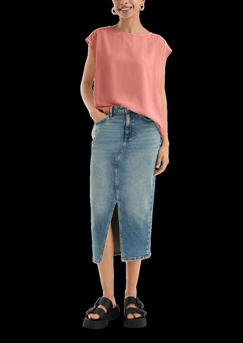 Lockere Viskosebluse mit Spitzeneinsatz