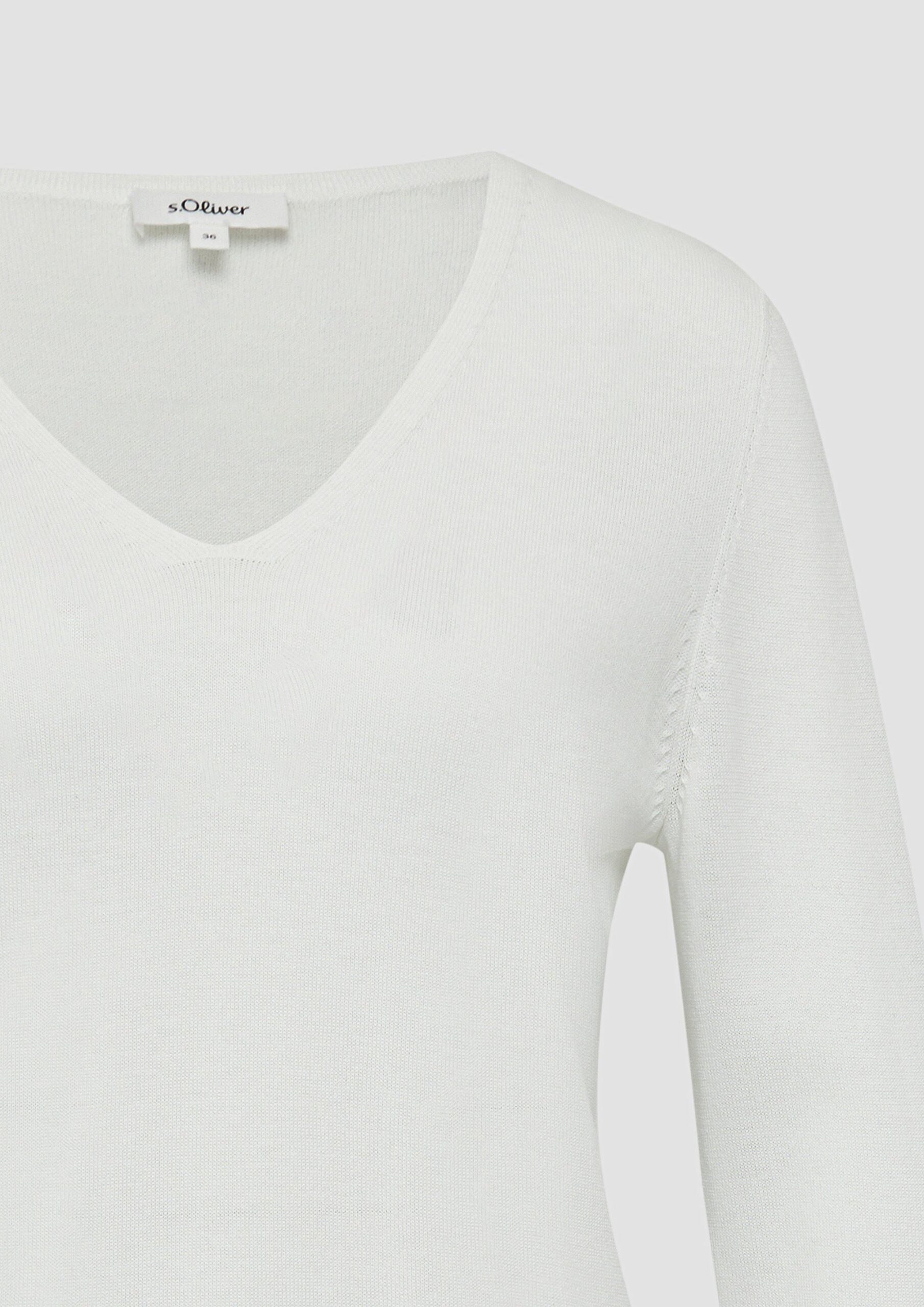 Feinstrickpullover mit V-Ausschnitt und Rollkante am Saum