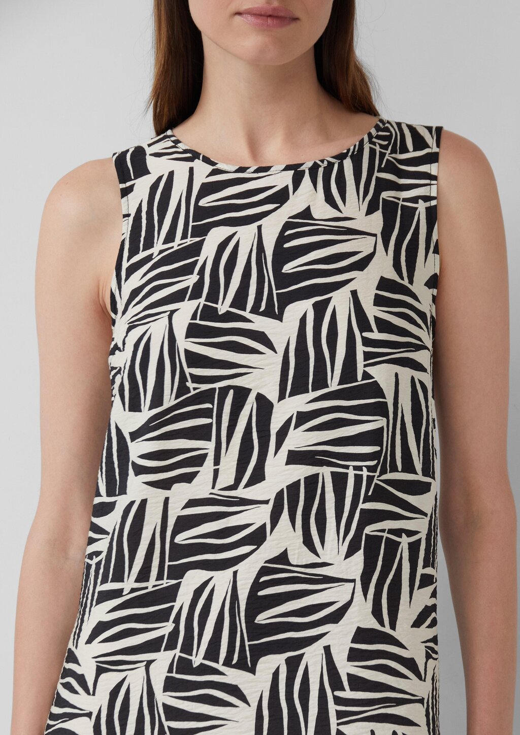 Midikleid aus strukturiertem Viskosemix mit All-over-Print