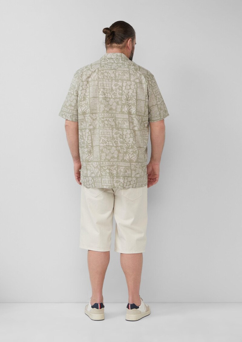 Resort Fit: Kurzarmhemd aus Viskosemix mit Brusttasche