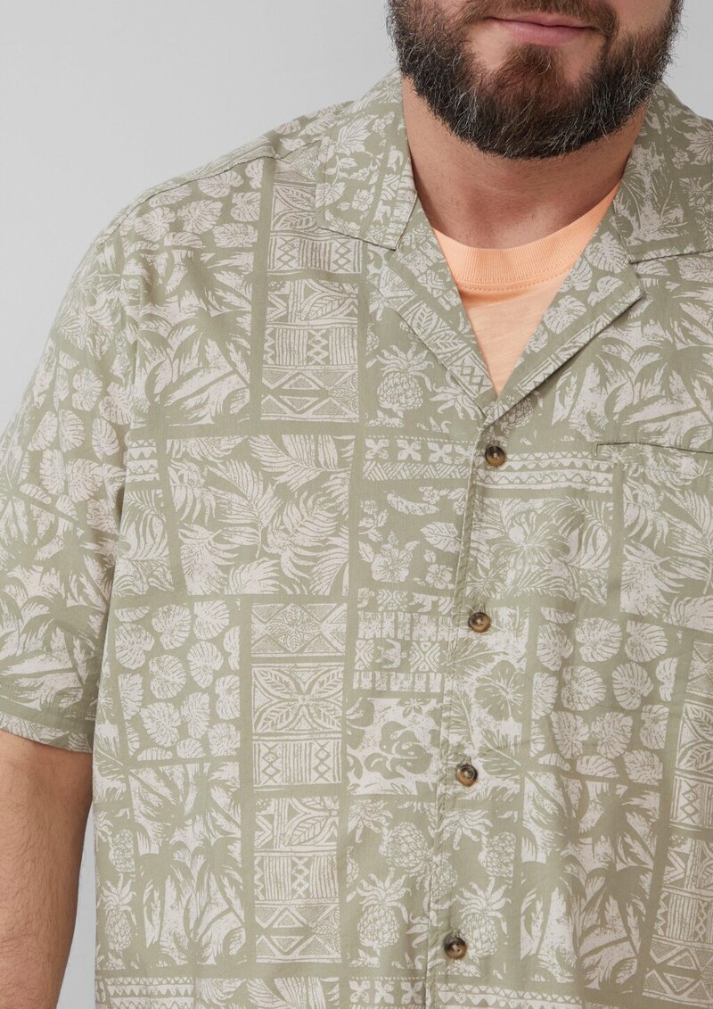 Resort Fit: Kurzarmhemd aus Viskosemix mit Brusttasche