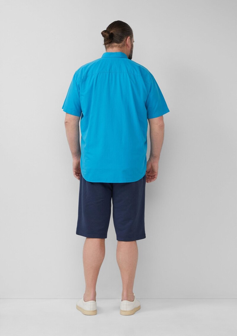 Regular Fit: Kurzarmhemd mit Struktur-Streifen und Button-Down-Kragen