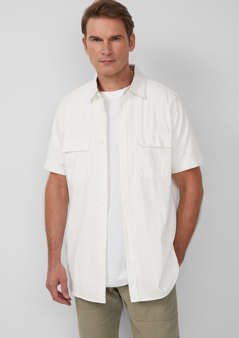 Regular Fit: Kurzarmhemd mit Strukturstreifen und Kentkragen