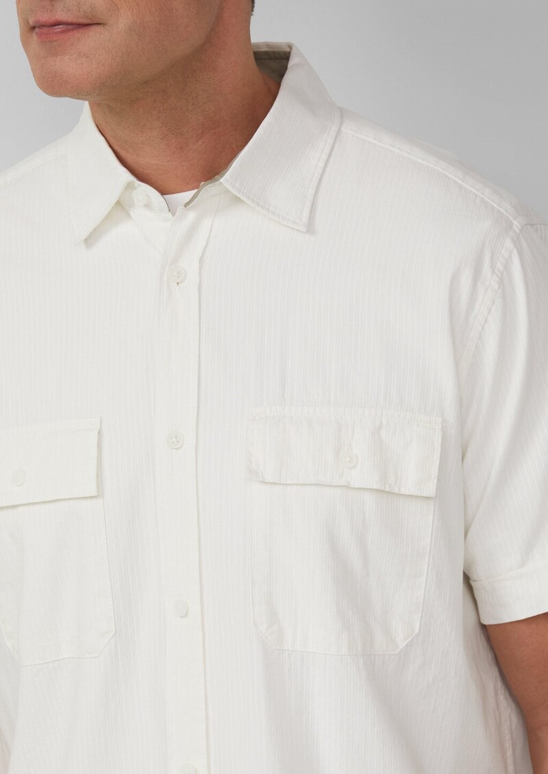 Regular Fit: Kurzarmhemd mit Strukturstreifen und Kentkragen