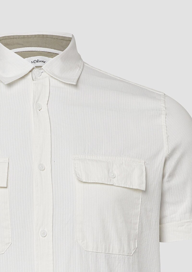 Regular Fit: Kurzarmhemd mit Strukturstreifen und Kentkragen