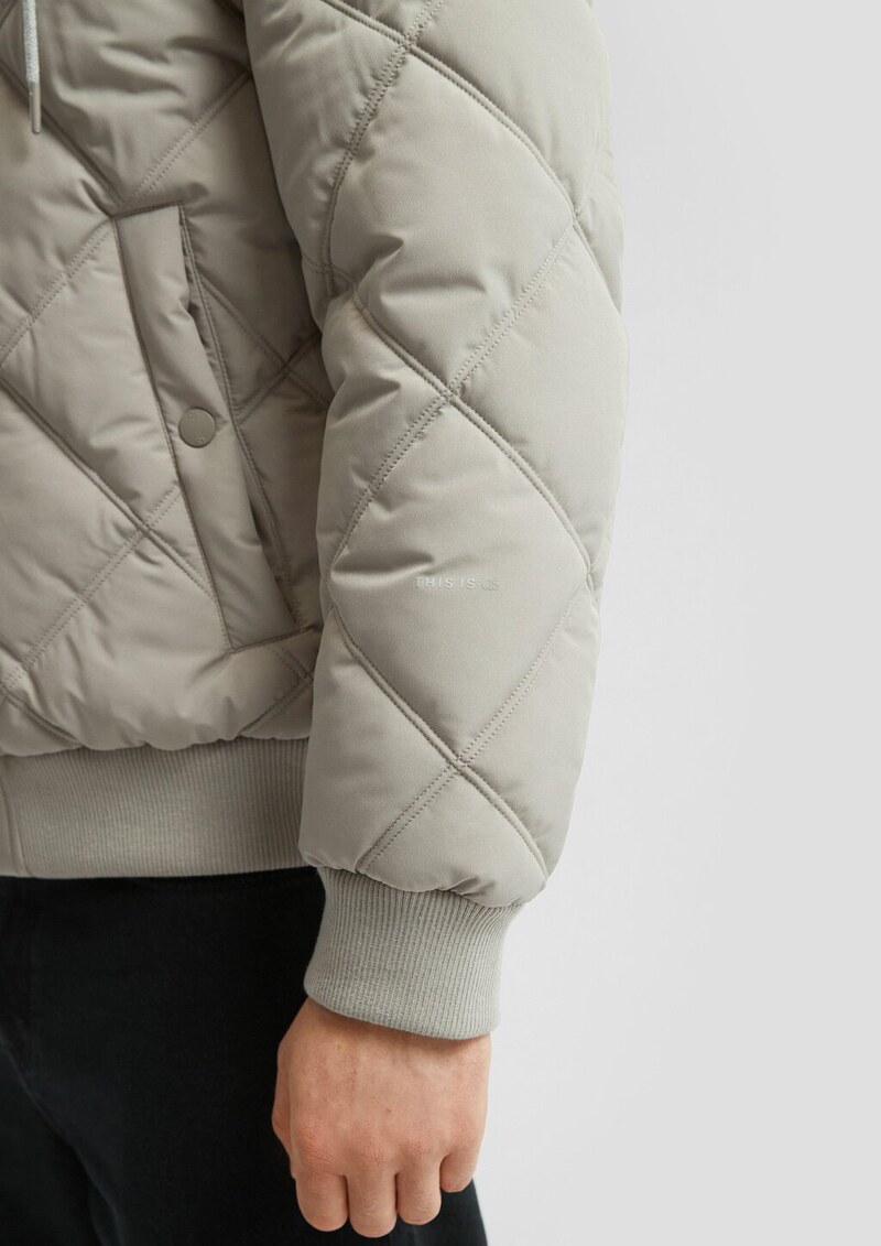 Wattierte Bomberjacke mit abnehmbarer Jerseykapuze