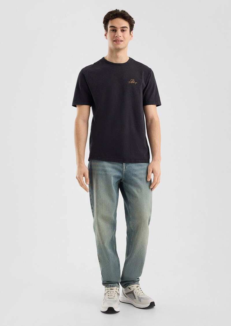 Devon: Relaxed Fit / Mid Rise / Tapered Leg