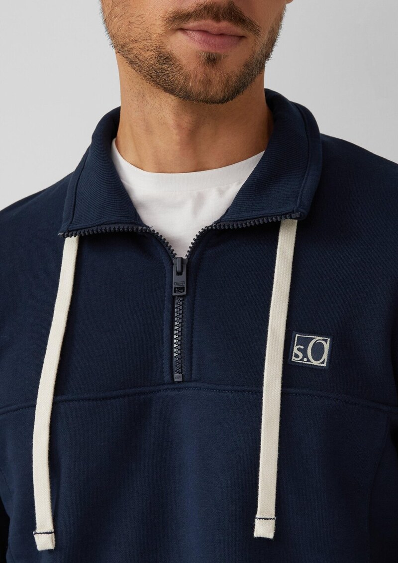 Sweatshirt mit Eingrifftaschen und Label-Patch