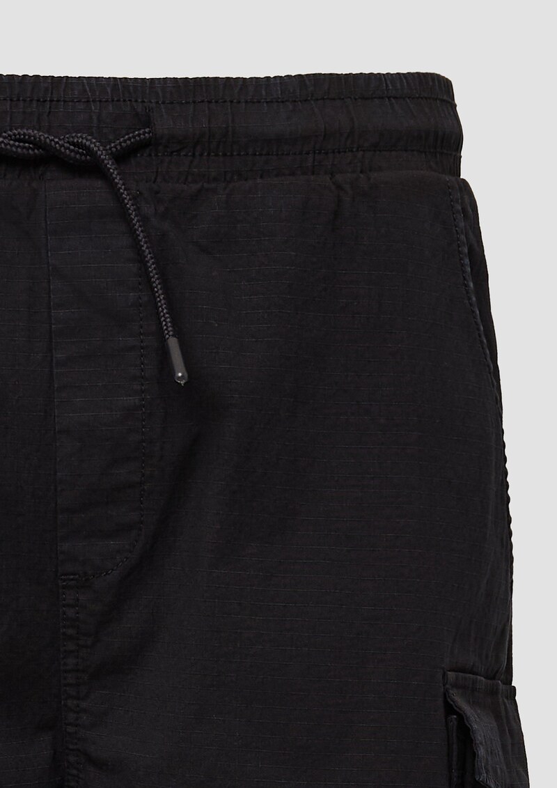 Cargo-Short aus strukturierter Ware