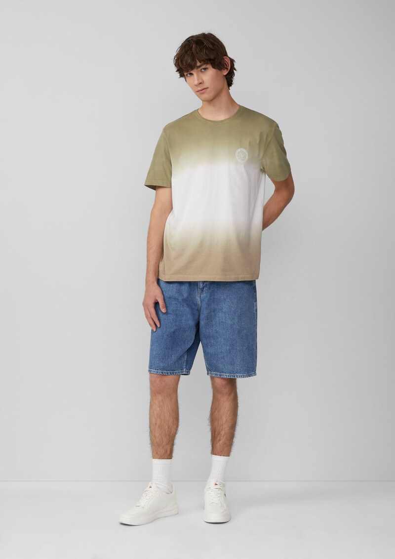 T-Shirt mit Farbverlauf und Frontprint