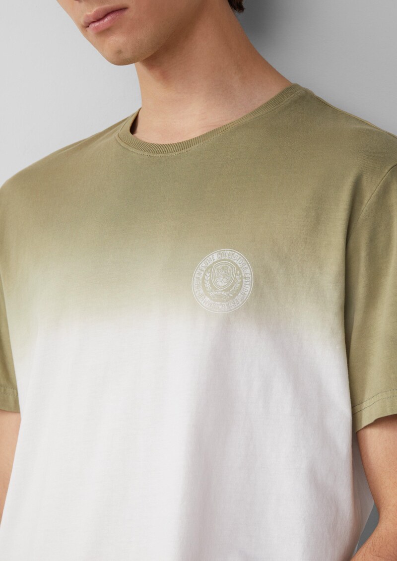 T-Shirt mit Farbverlauf und Frontprint