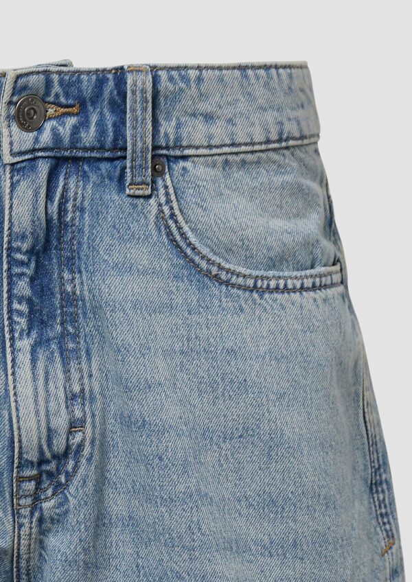 Denimshorts / Loose Fit / Mid Rise