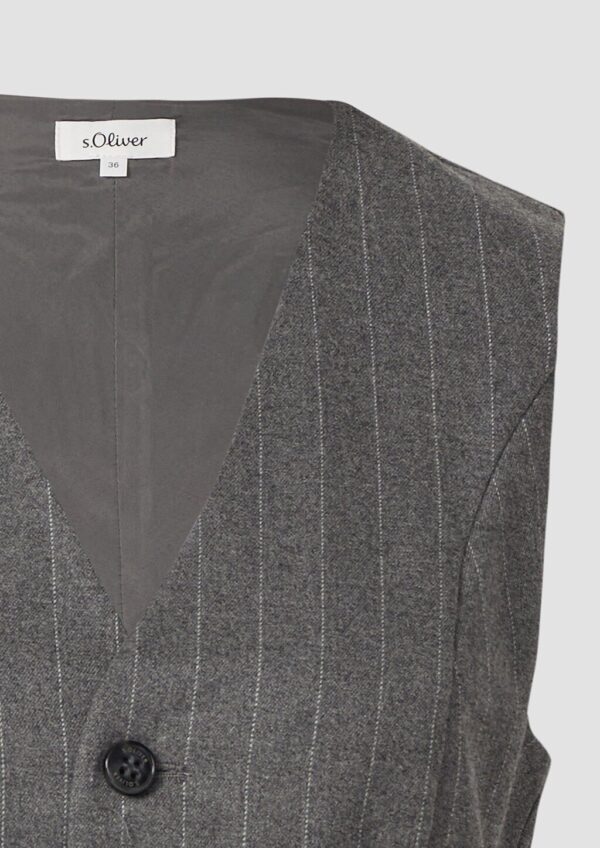 Leicht gefütterte Weste im Shaped Fit mit Nadelstreifen