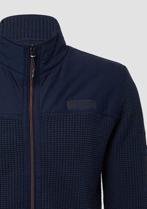 Sportive Strickjacke im Fabricmix mit Kontrastdetail