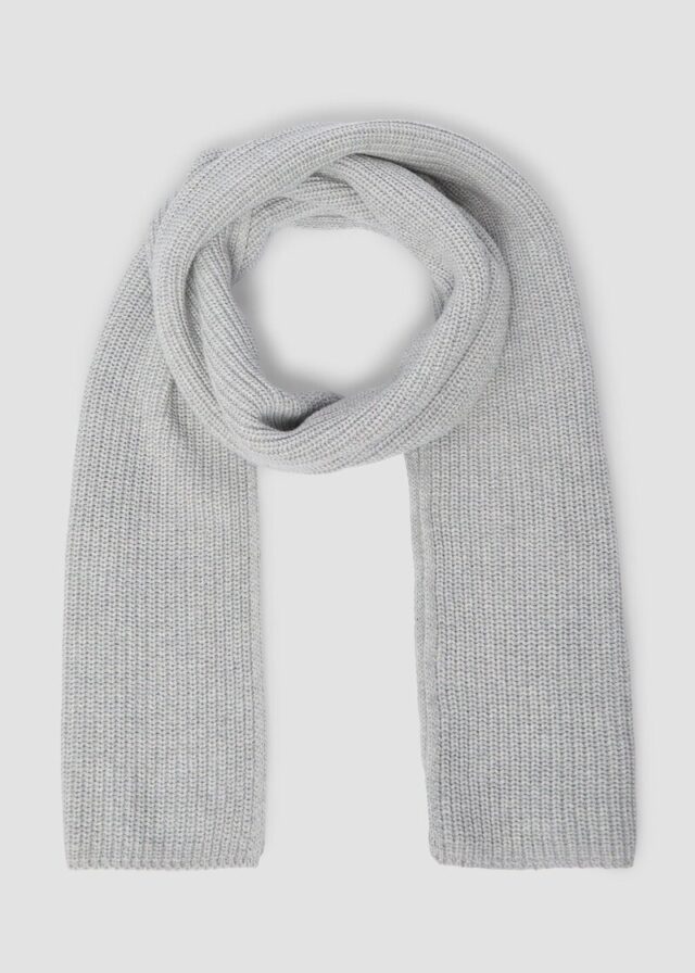 Weicher Schal aus Grobstrick