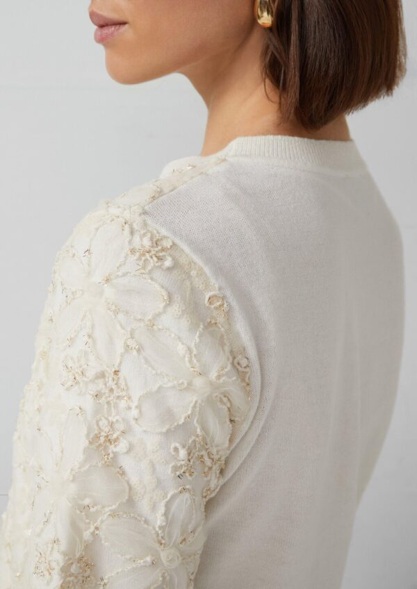 Floral gemustertes Shirt mit Pailletten und Glitzergarn