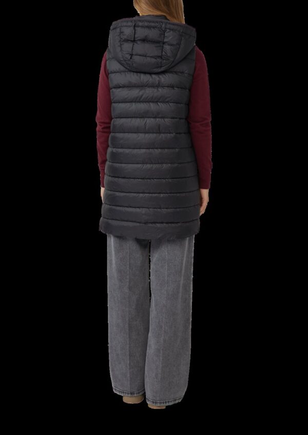 Lange wattierte Steppweste mit abnehmbarer Kapuze