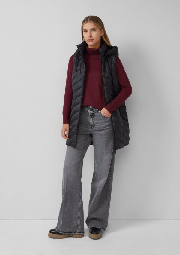 Lange wattierte Steppweste mit abnehmbarer Kapuze