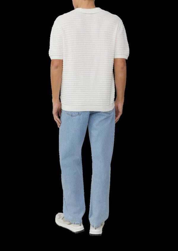 Strickpolo mit offenem Kragen und Struktur