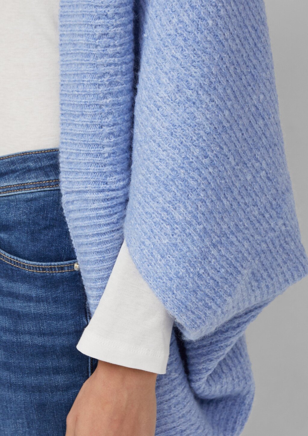 O-Shape-Poncho aus Wollmix