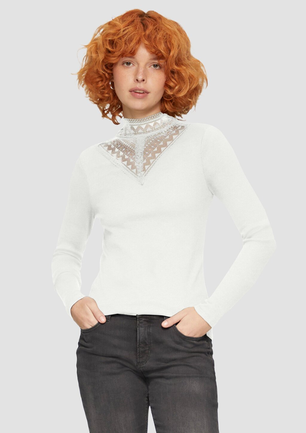 Rippshirt mit Spitzeneinsatz und Stehkragen