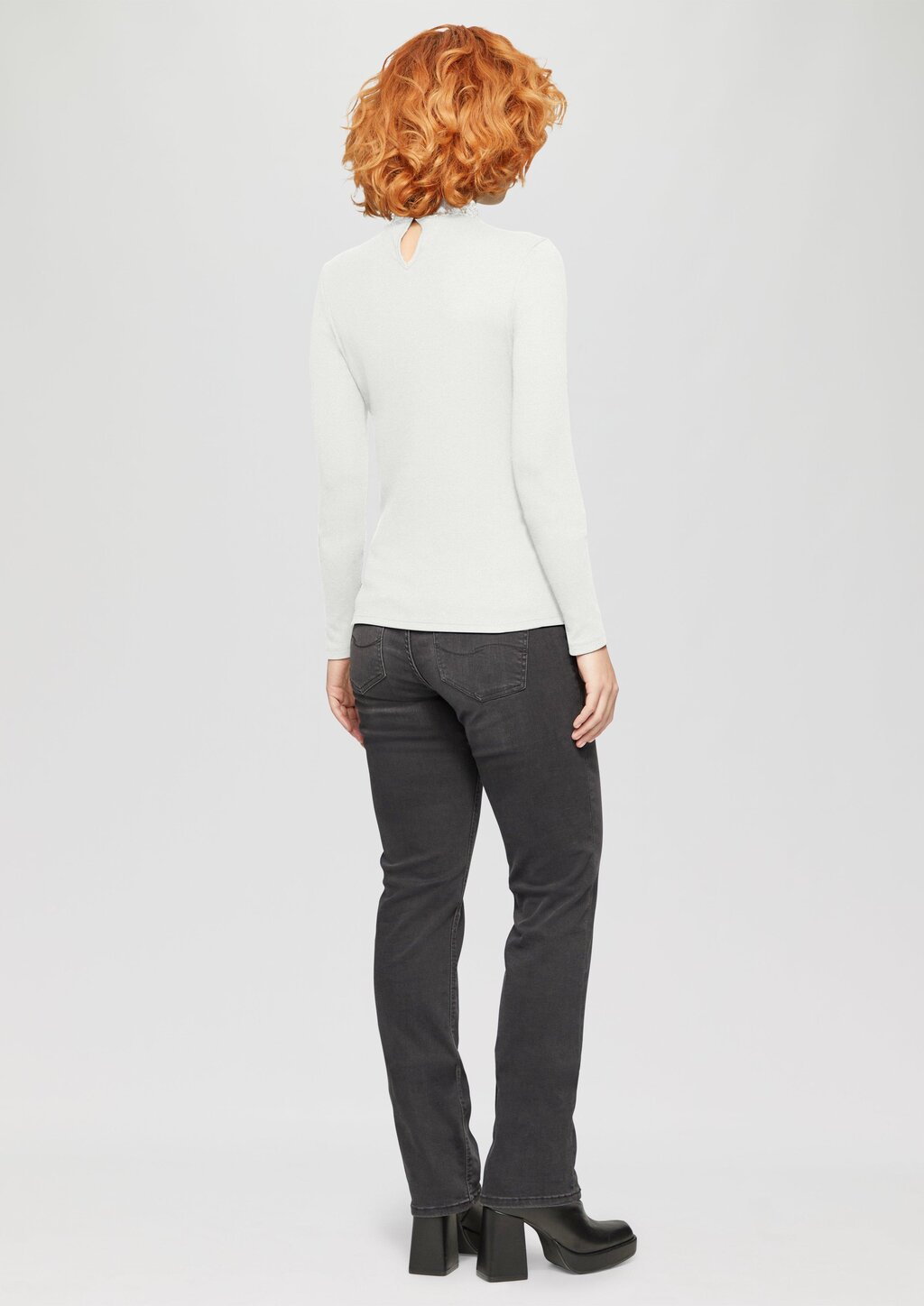 Rippshirt mit Spitzeneinsatz und Stehkragen